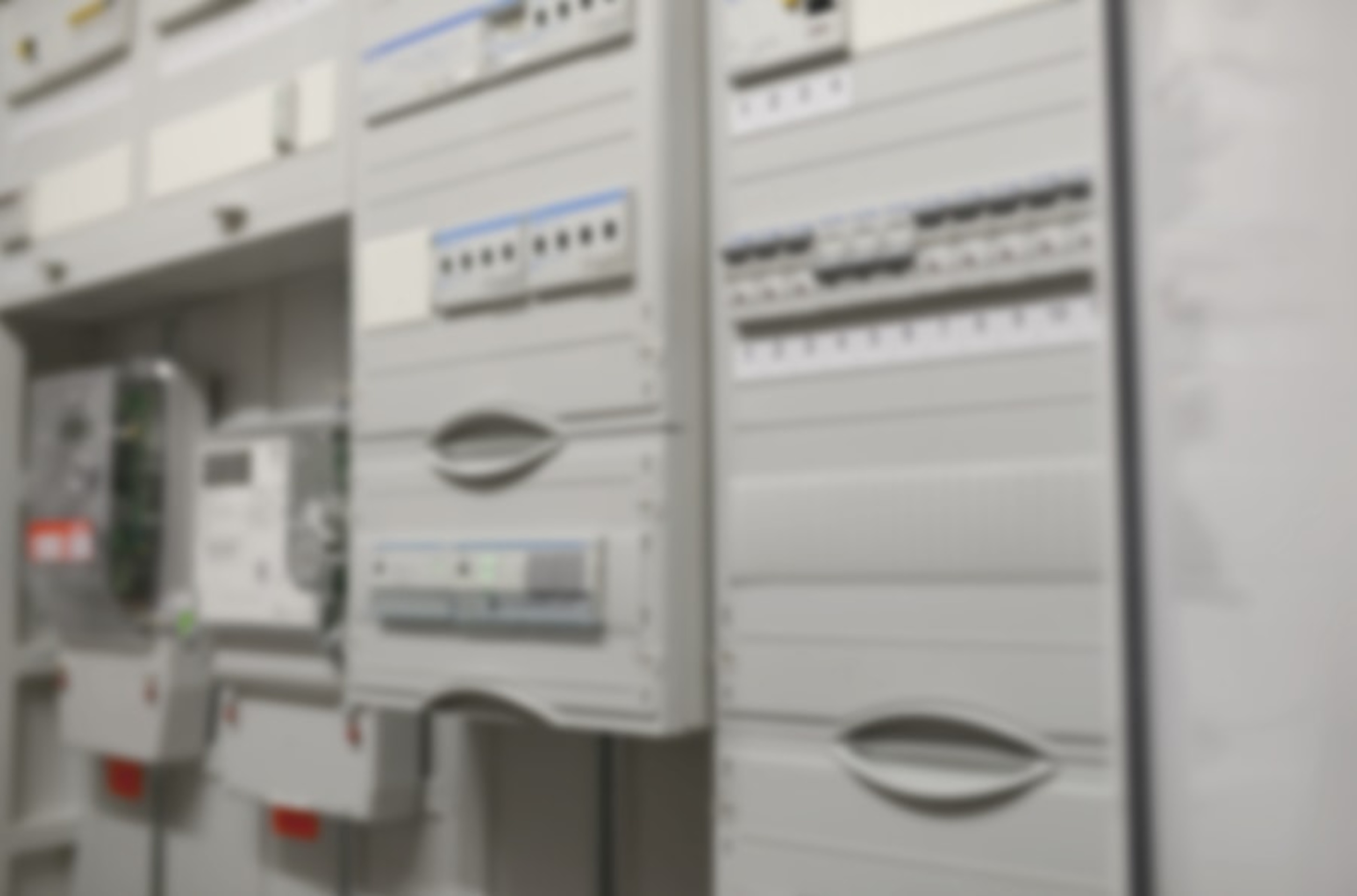 Schalt­schrank­bau bei Elektrotechnik Homeier GmbH in Alteglofsheim