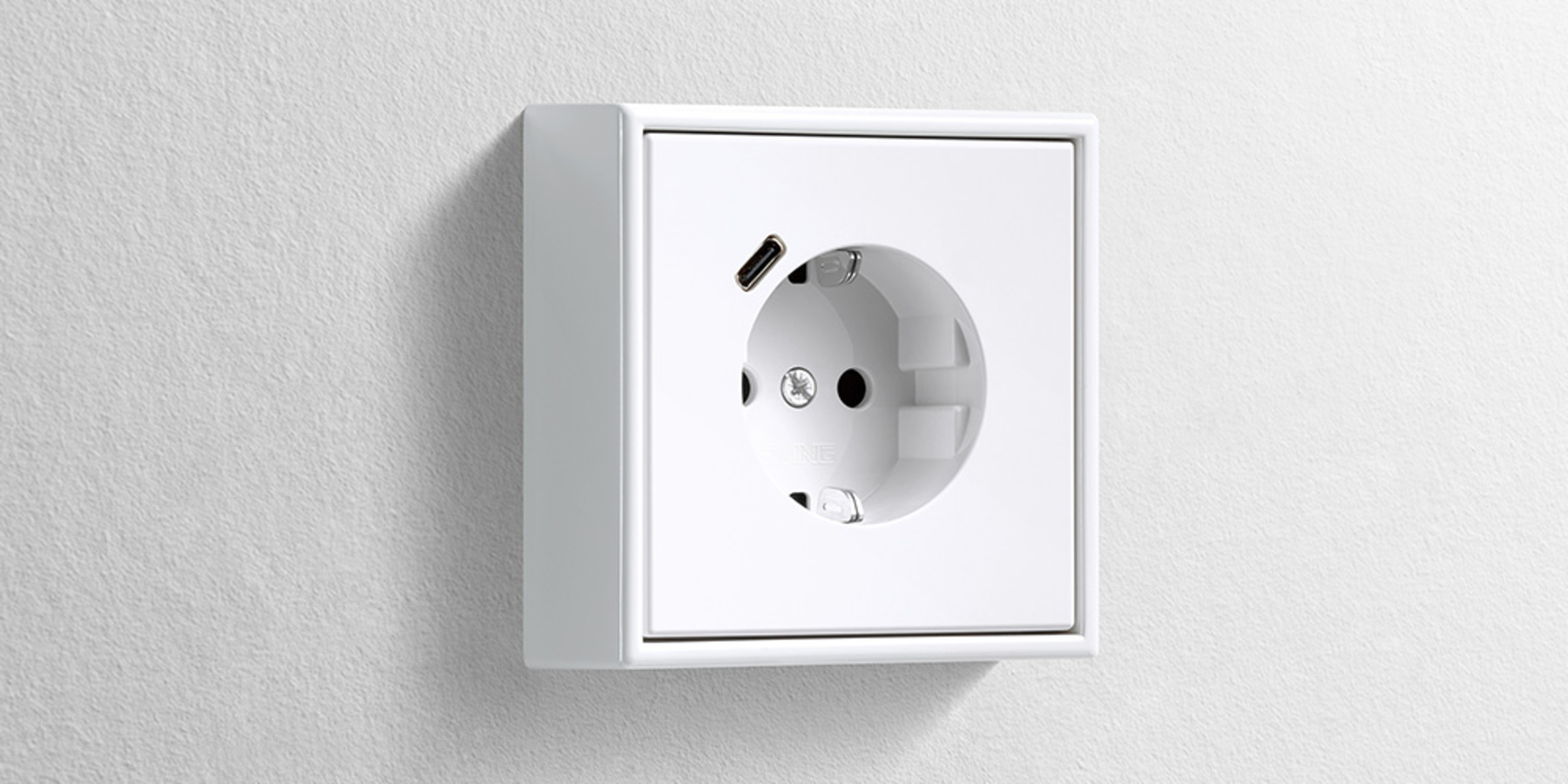Erweiterter Anschlussraum für die Nachrüstung bei Elektrotechnik Homeier GmbH in Alteglofsheim