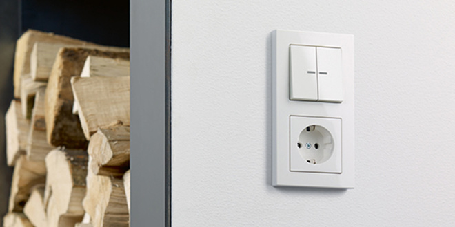 JUNG KNX Taster F 10 bei Elektrotechnik Homeier GmbH in Alteglofsheim